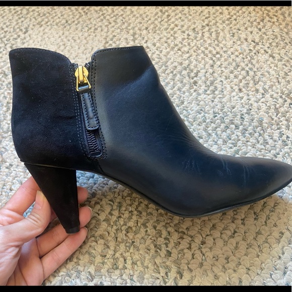 Nine West pointed toe booties size 6 - Picture 1 of 4